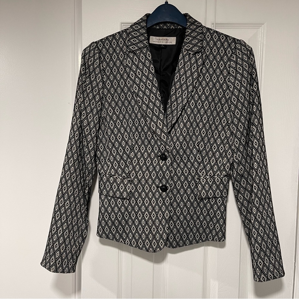 TAHARI, Blazer, black, size 4